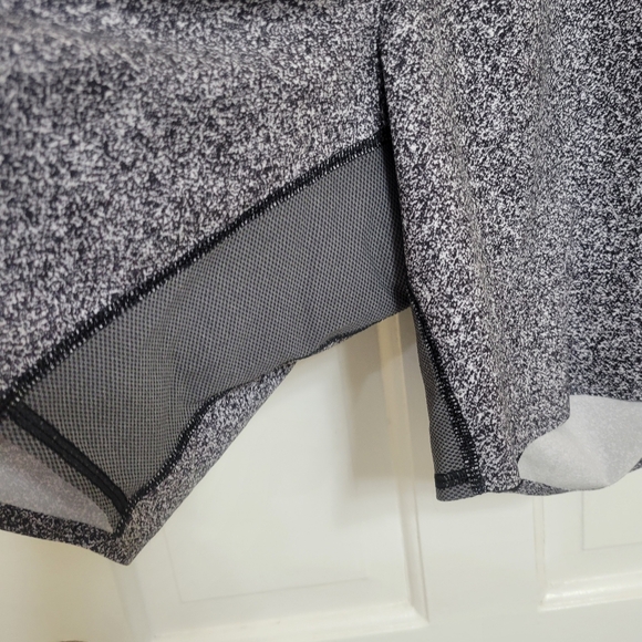 Lululemon Surge men's shorts size xl. - Picture 5 of 10